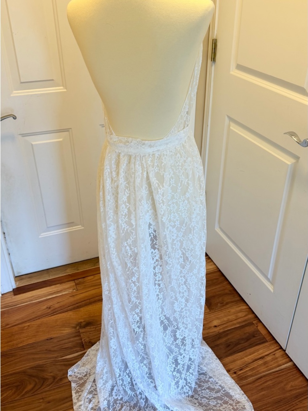 White Lace Halter maternity - Picture 4 of 6